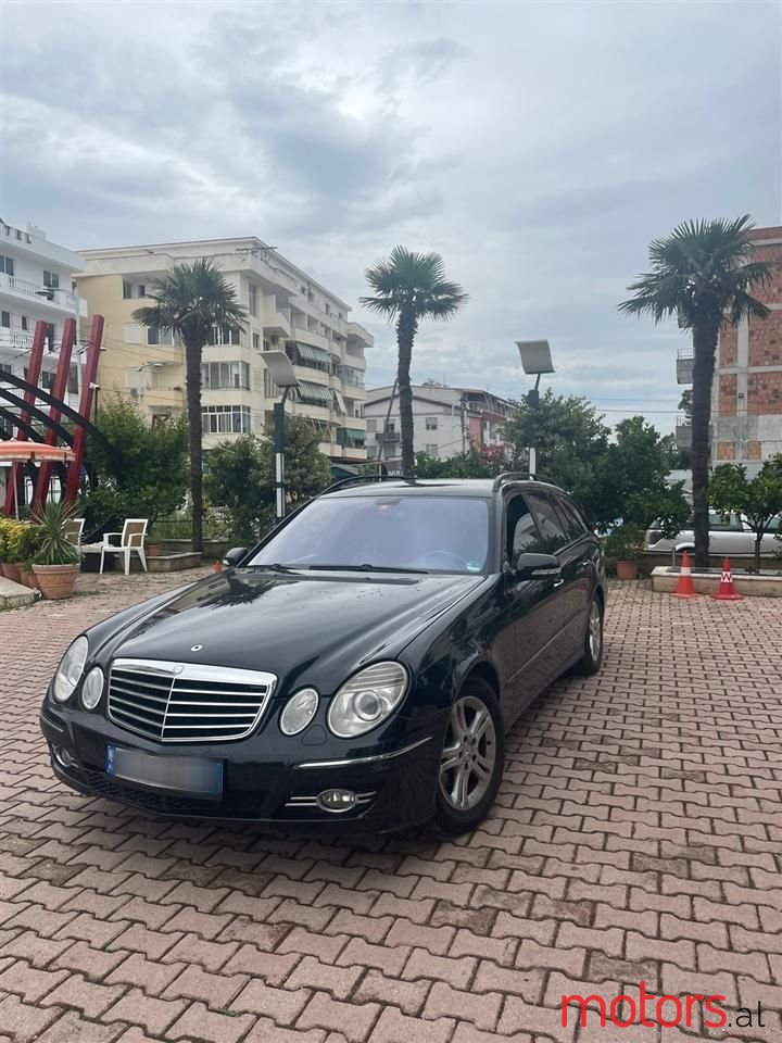 2008' Mercedes-Benz E 220 photo #1