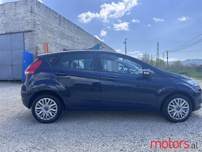 2010' Ford Fiesta photo #2