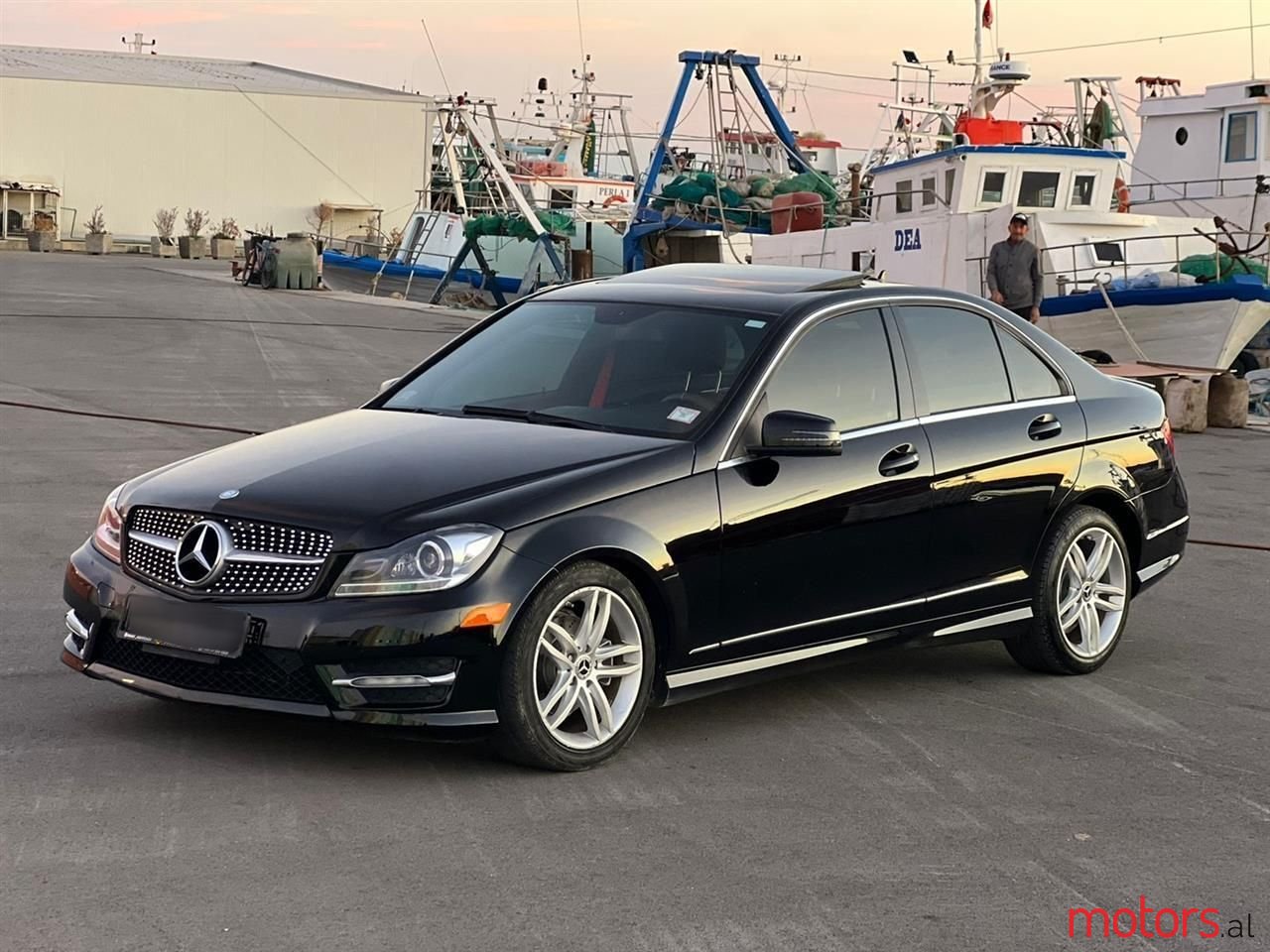 2012' Mercedes-Benz C 300 photo #2