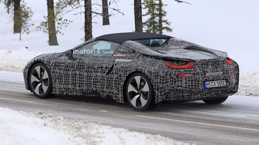 Sweden, BMW i8 Spyder spied with coupe in Sweden
