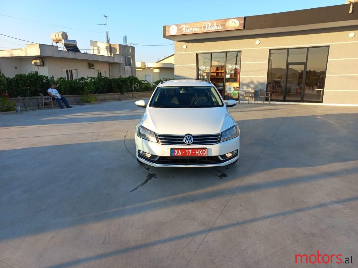 2015' Volkswagen Passat photo #1