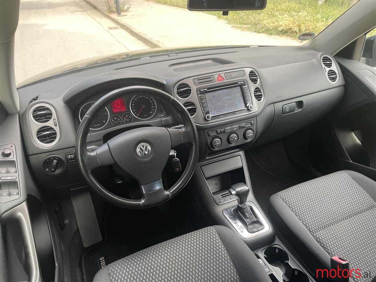 2009' Volkswagen Tiguan photo #3