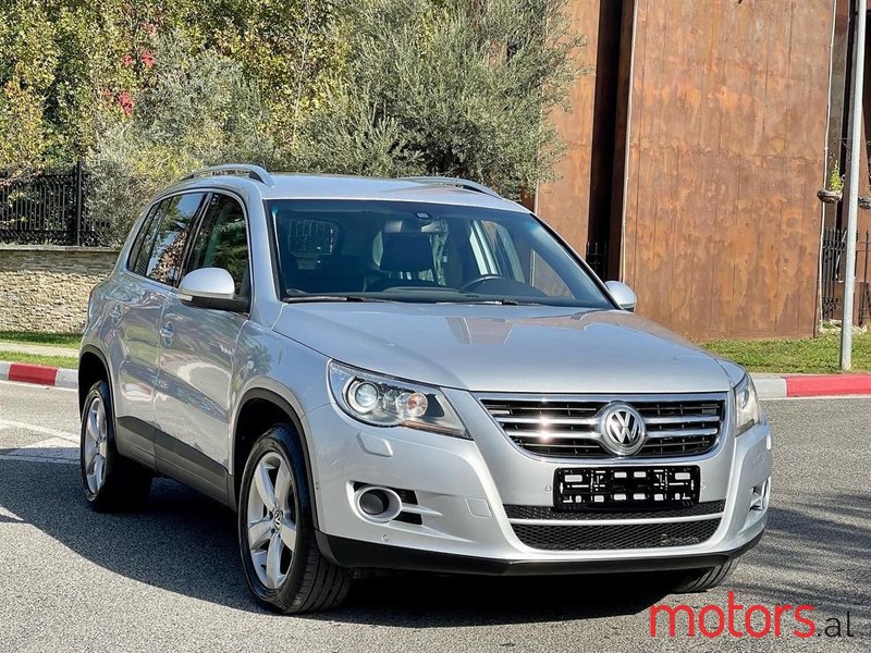 2009' Volkswagen Tiguan photo #2