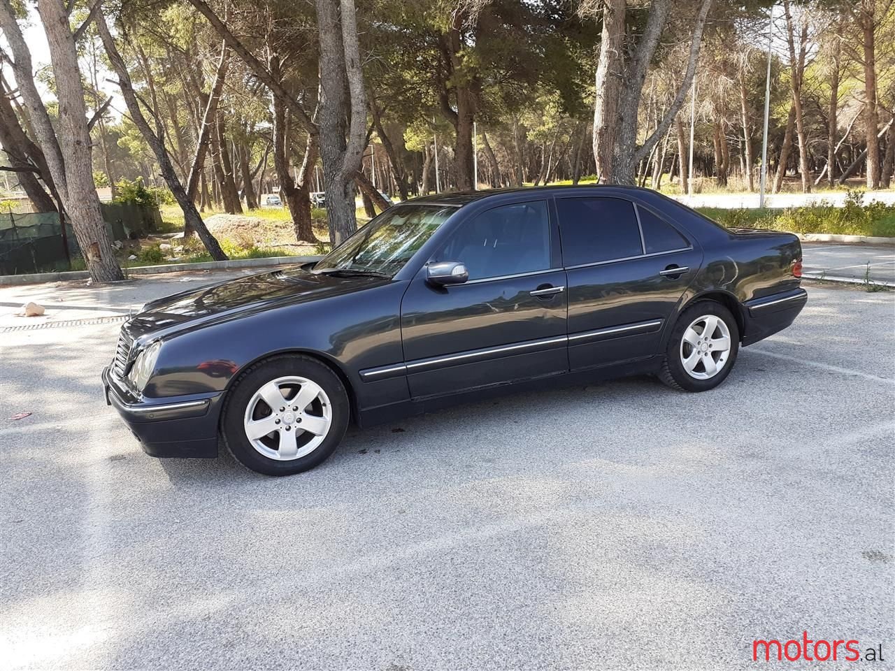 2001' Mercedes-Benz 220 photo #1