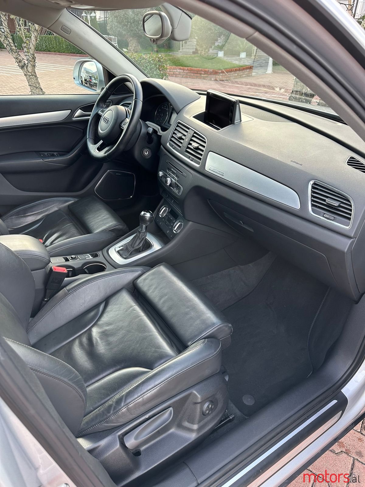 2013' Audi Q3 photo #2