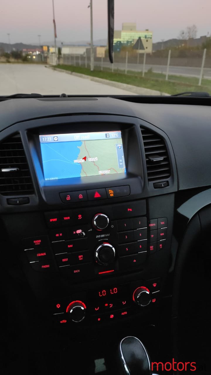 2011' Opel Insignia photo #7