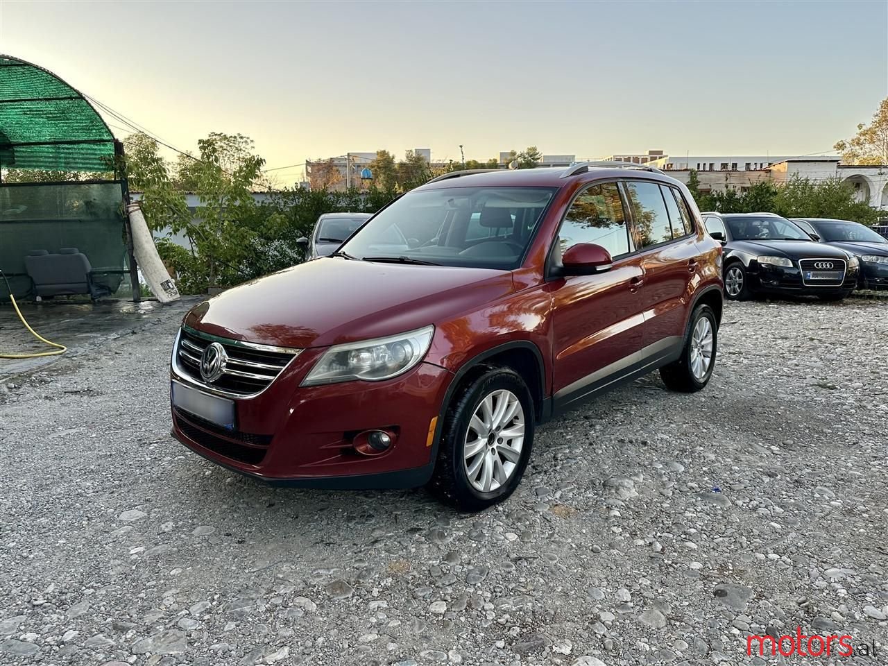 2010' Volkswagen Tiguan photo #3
