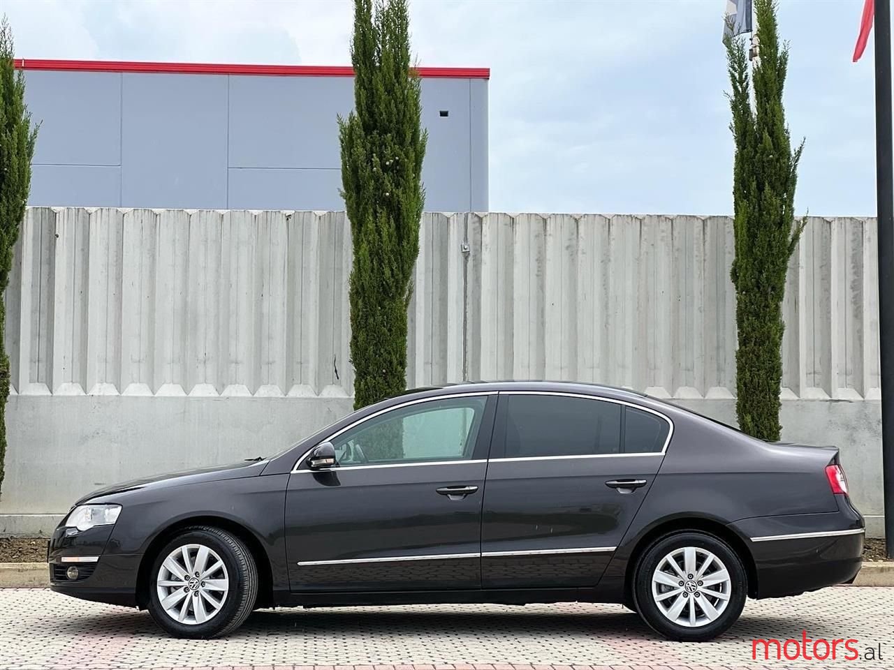 2009' Volkswagen Passat photo #2