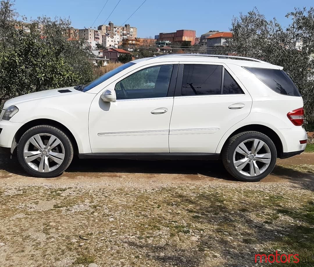 2010' Mercedes-Benz ML 350 photo #3