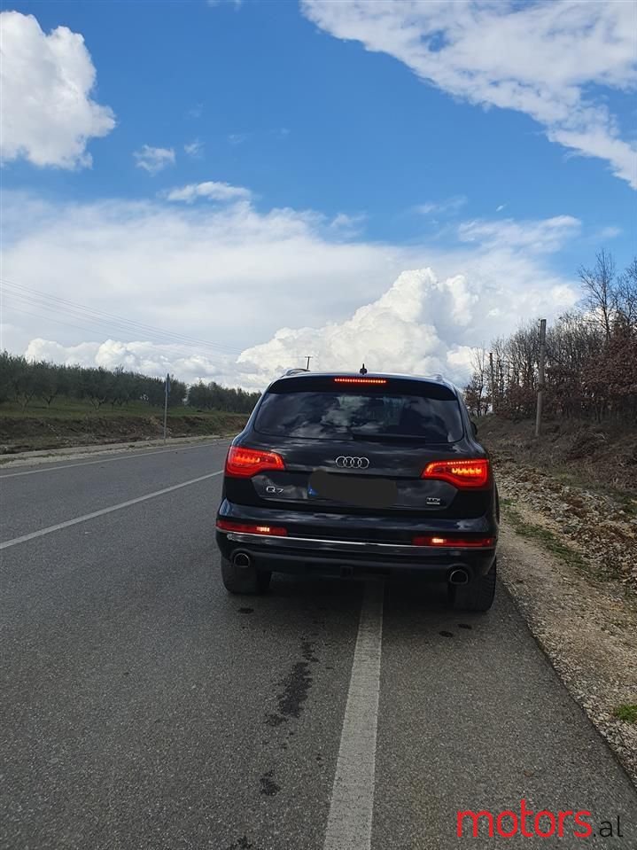 2013' Audi Q7 photo #5