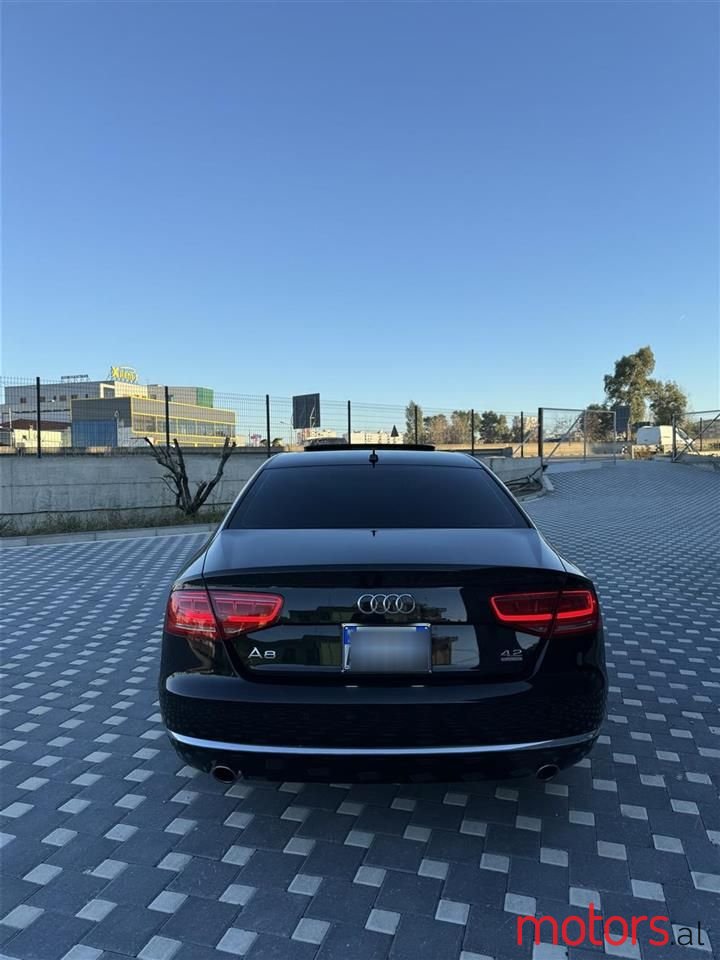2012' Audi A8 photo #6
