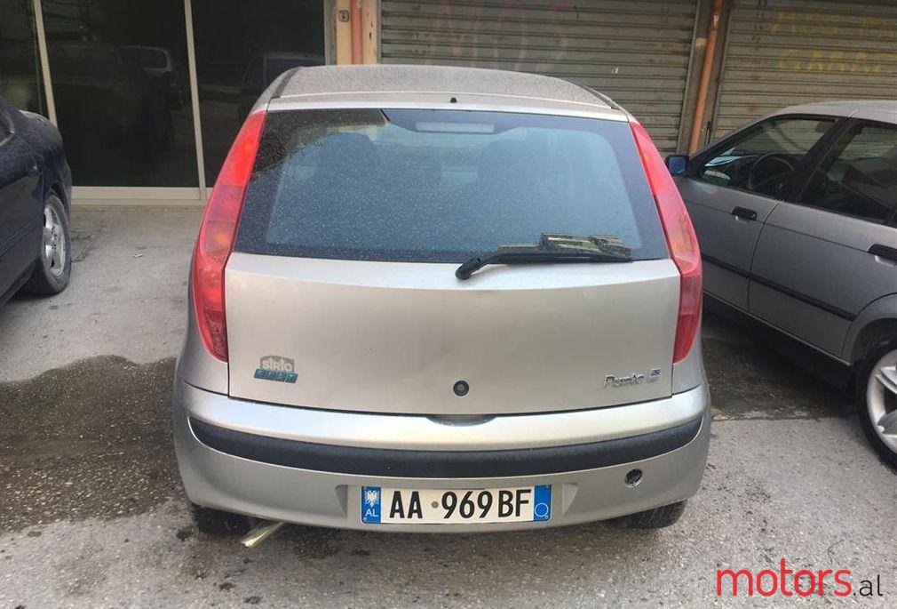 2002' Fiat Punto photo #1