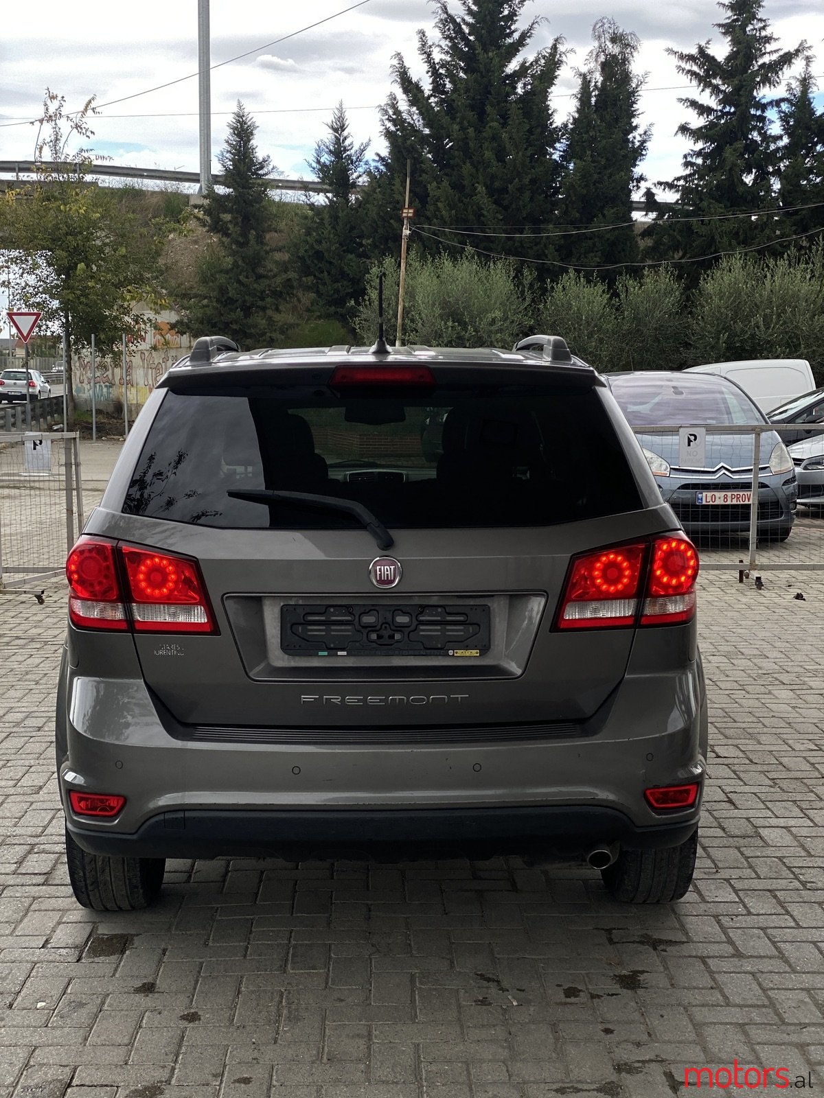 2011' Fiat Freemont photo #5