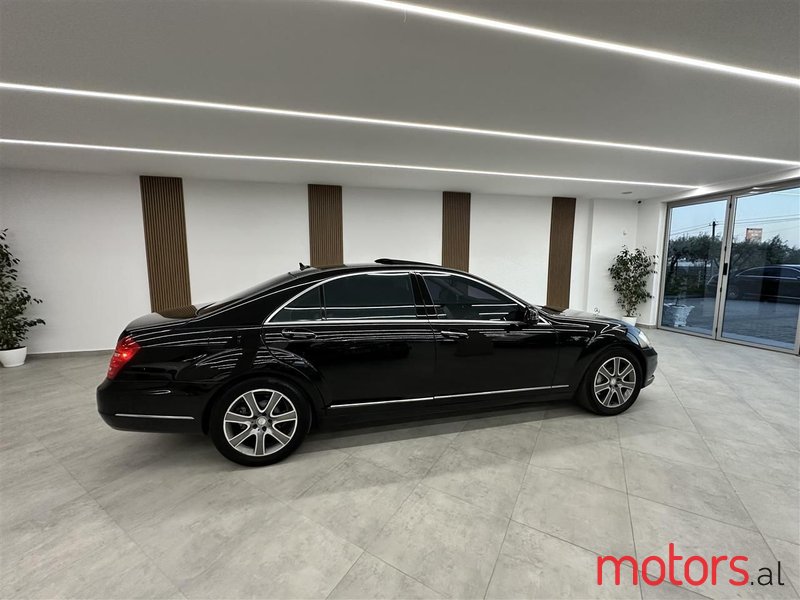 2010' Mercedes-Benz S 550 photo #5