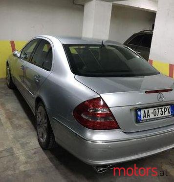 2005' Mercedes-Benz E-Class photo #1