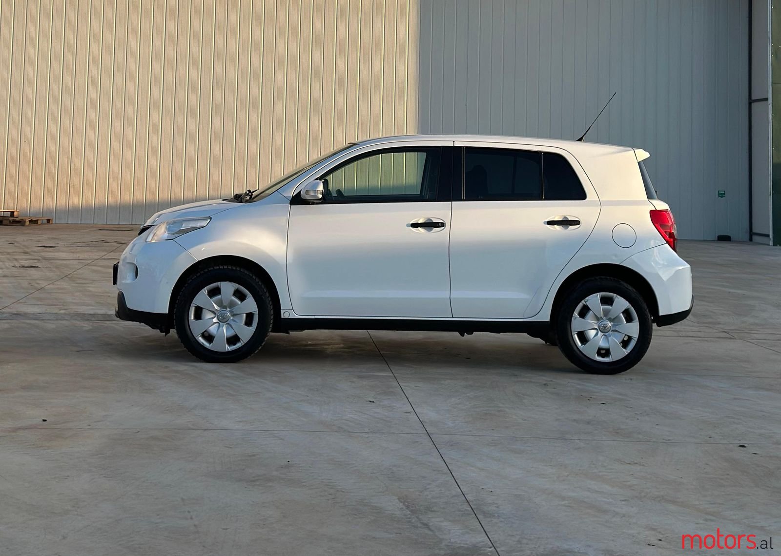2010' Toyota Urban Cruiser photo #3
