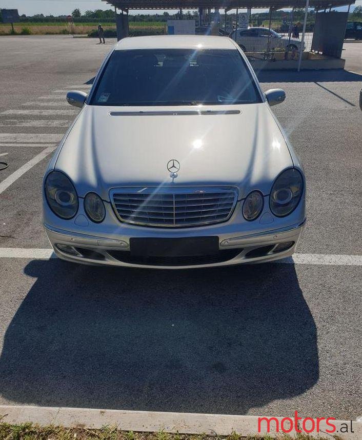 2006' Mercedes-Benz E 220 photo #1