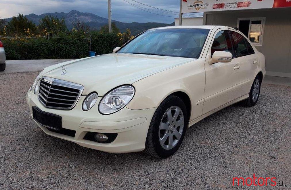 2008' Mercedes-Benz E 200 photo #1