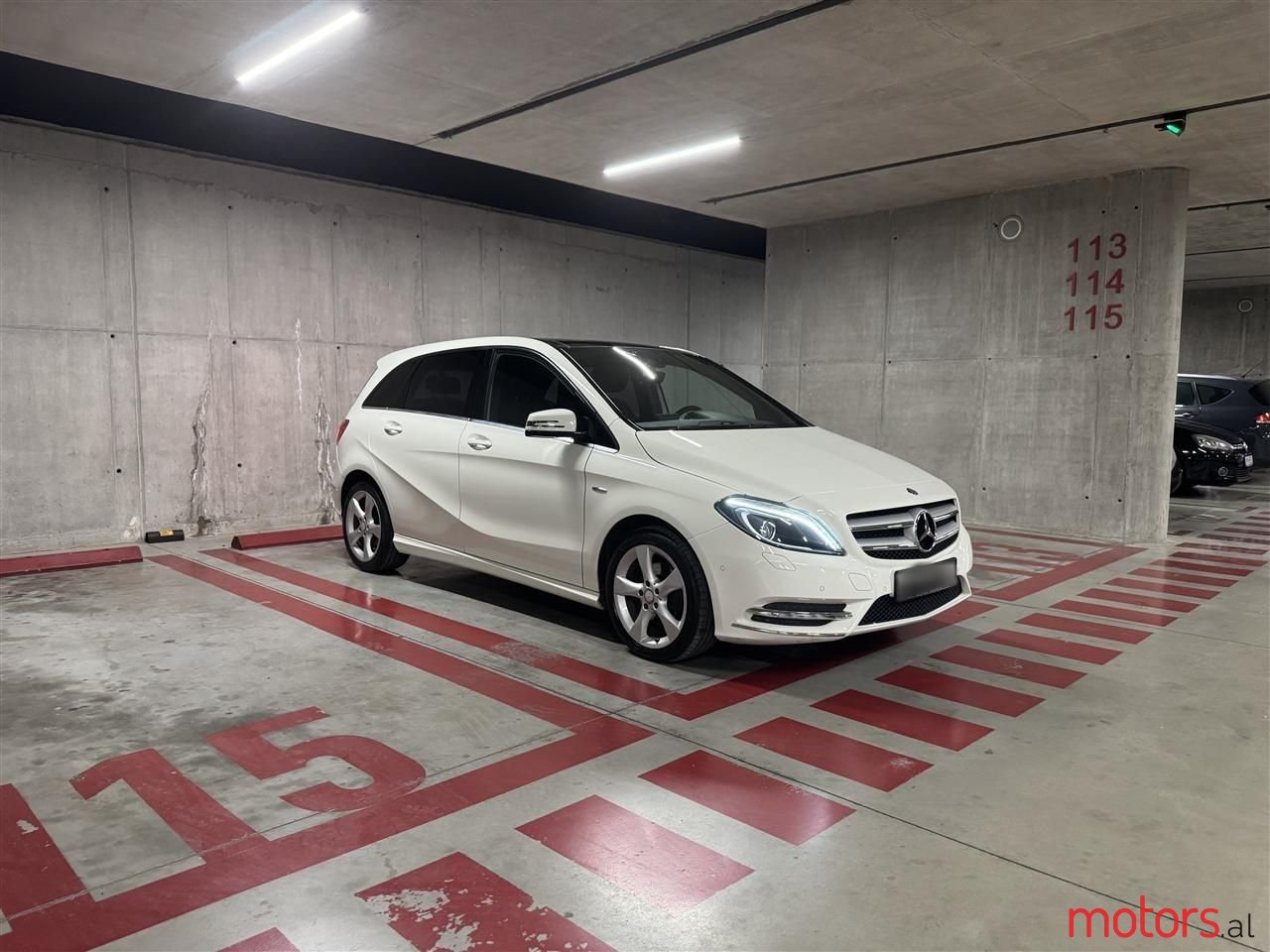 2012' Mercedes-Benz B 200 photo #3