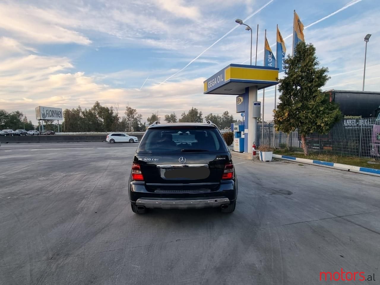 2007' Mercedes-Benz 320 photo #3