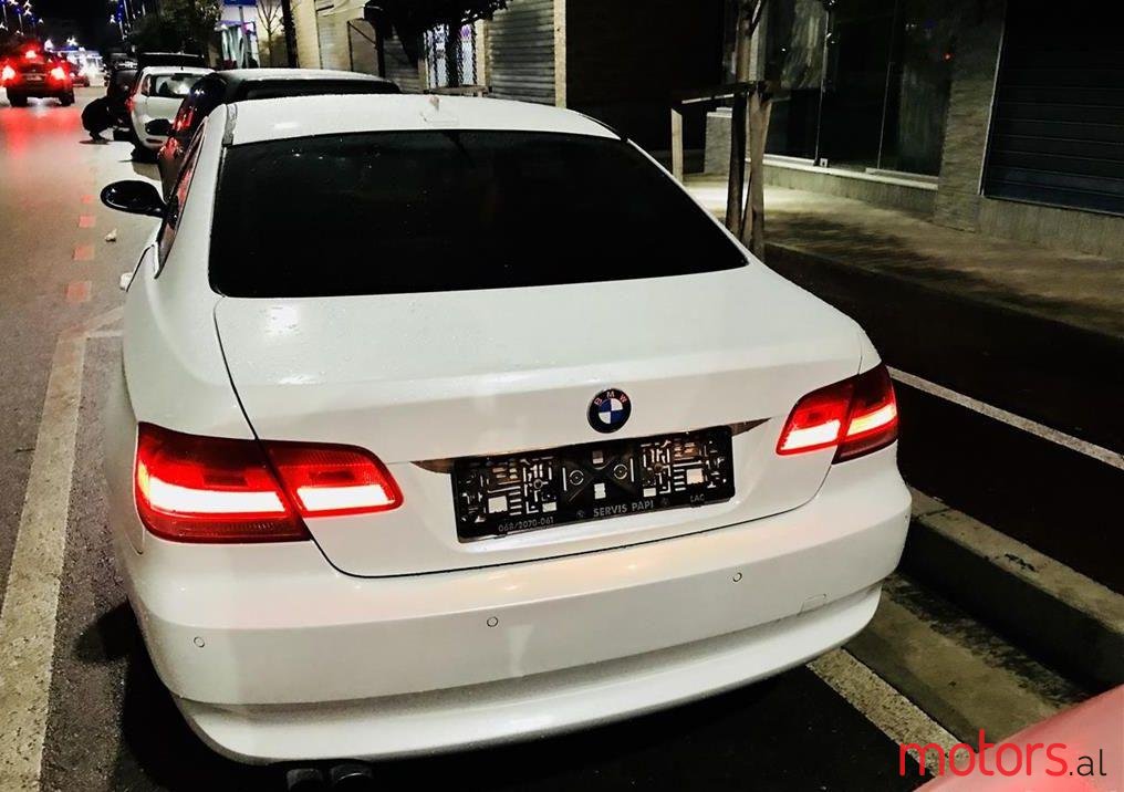 2008' BMW 330 photo #2