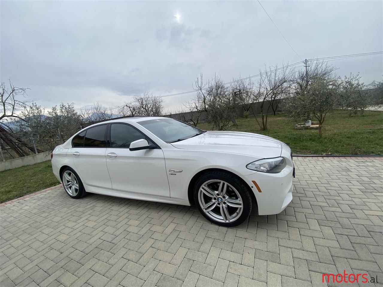 2011' BMW 535 photo #3