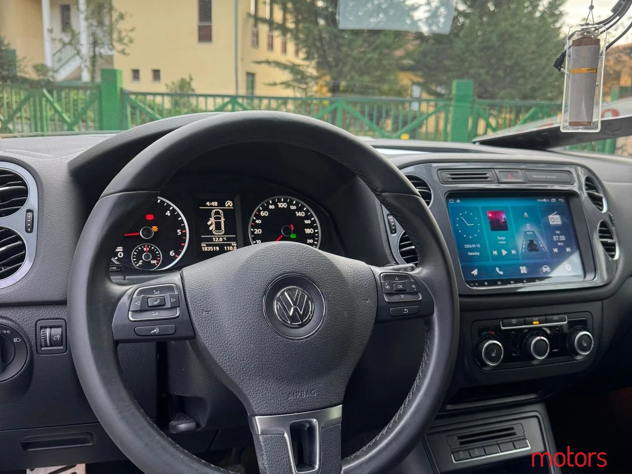 2014' Volkswagen Tiguan photo #3