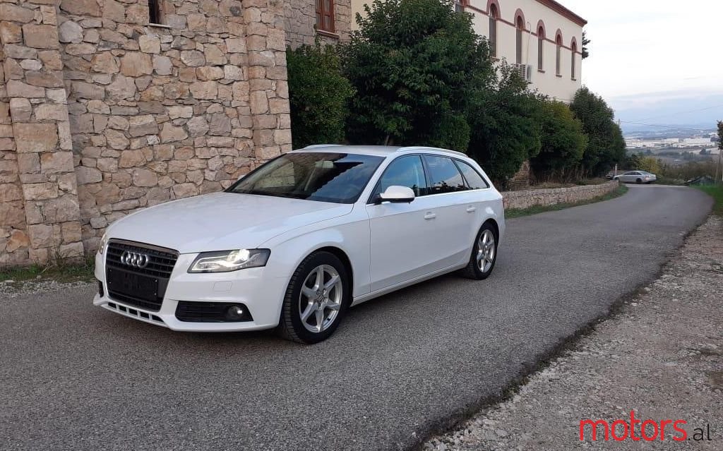 2012' Audi A4 photo #1