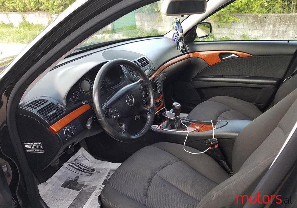 2008' Mercedes-Benz E 220 photo #1