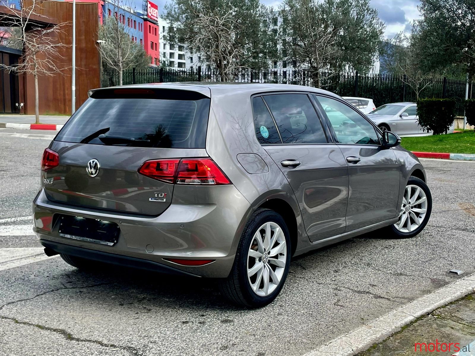 2015' Volkswagen Golf photo #6