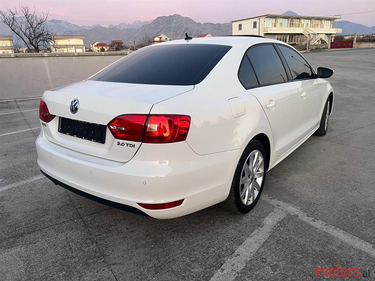 2012' Volkswagen Jetta photo #5