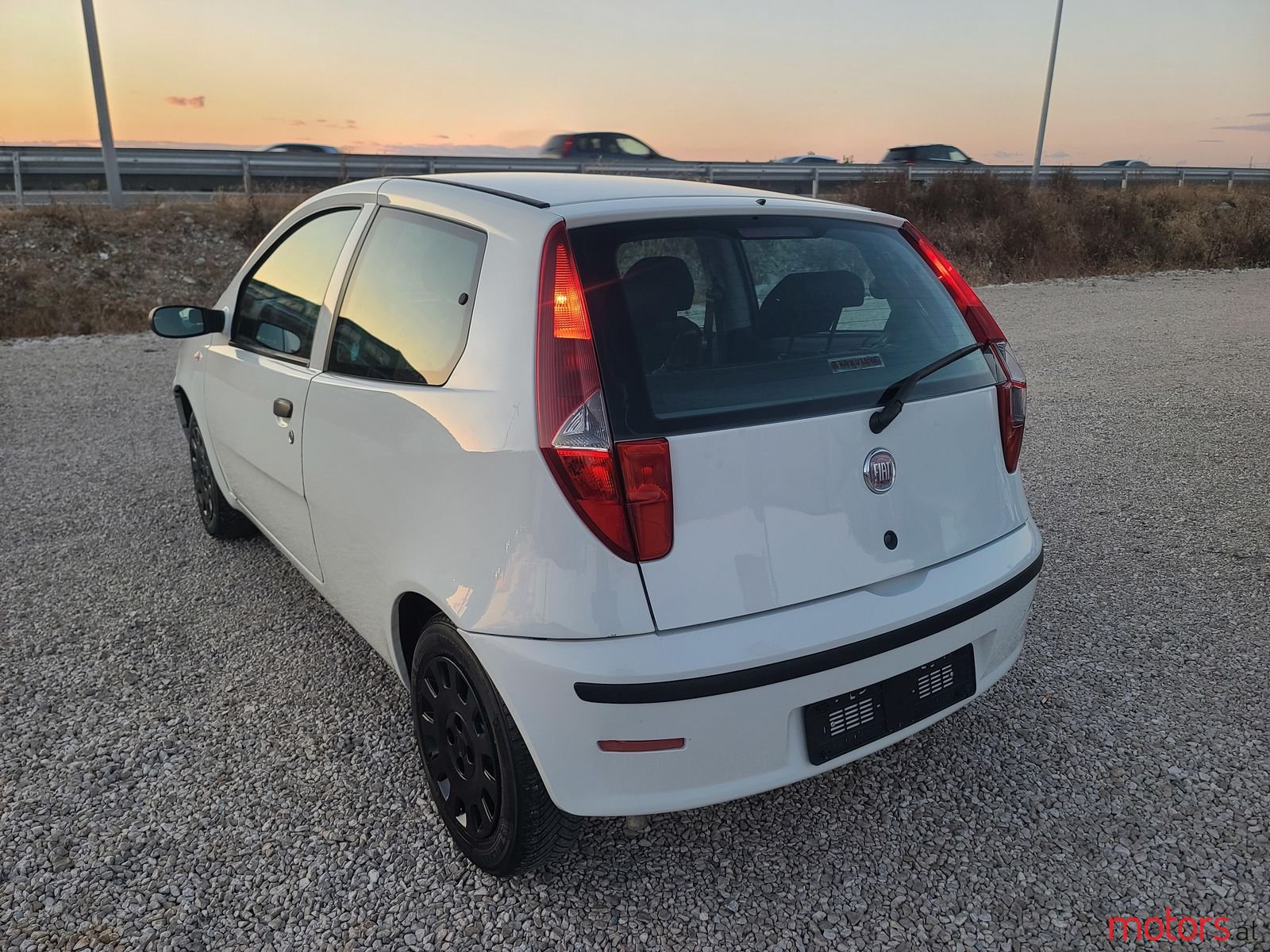 2010' Fiat Punto photo #3