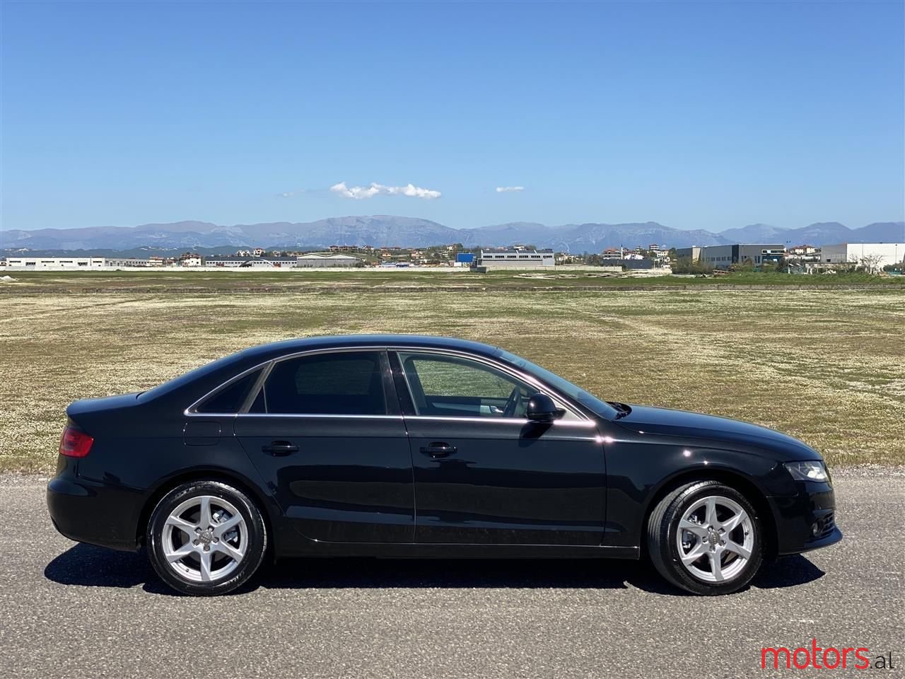 2010' Audi A4 photo #2