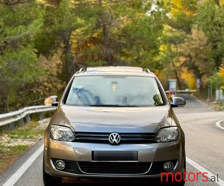 2009' Volkswagen Golf Plus photo #3
