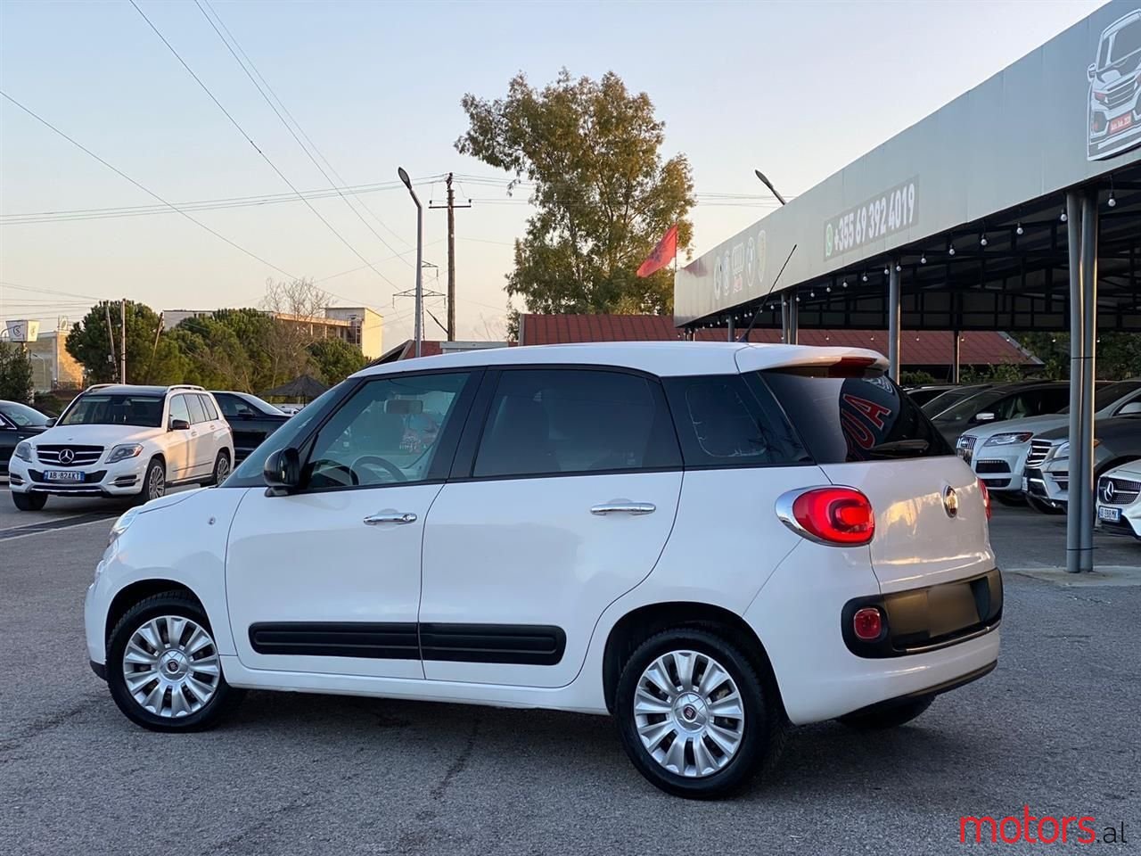 2013' Fiat 500L photo #3