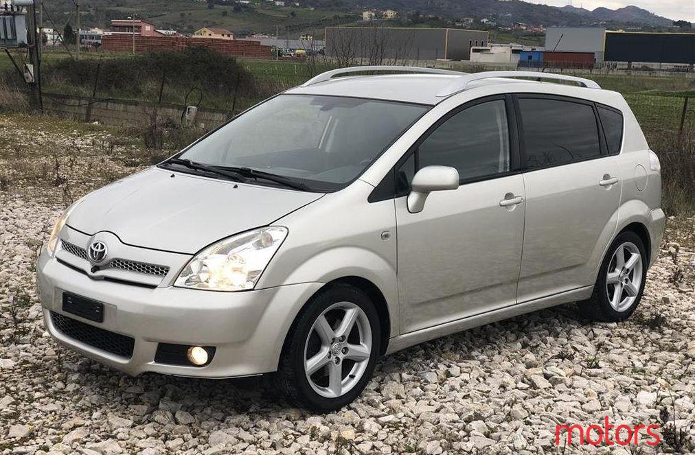 2007' Toyota Corolla Verso photo #1