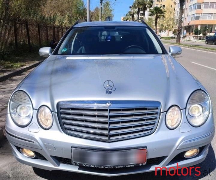 2008' Mercedes-Benz E 200 photo #1