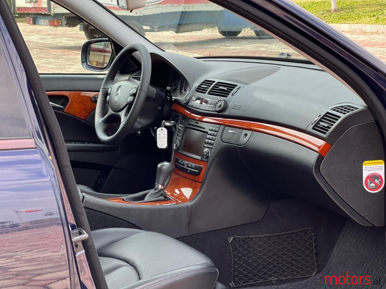 2009' Mercedes-Benz E 220 photo #5