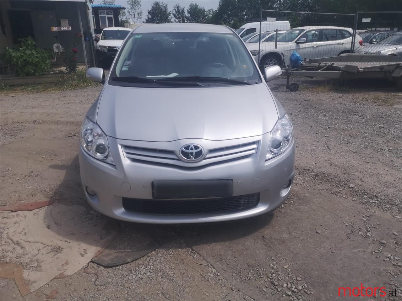 2011' Toyota Auris photo #4