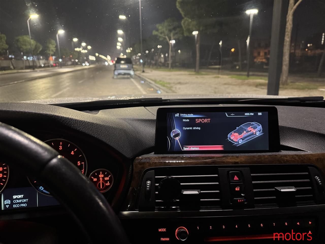 2013' BMW 320 photo #5