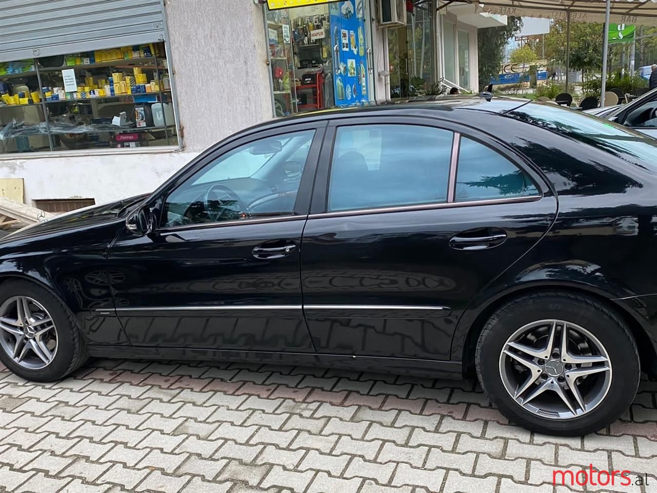 2008' Mercedes-Benz E 220 photo #5