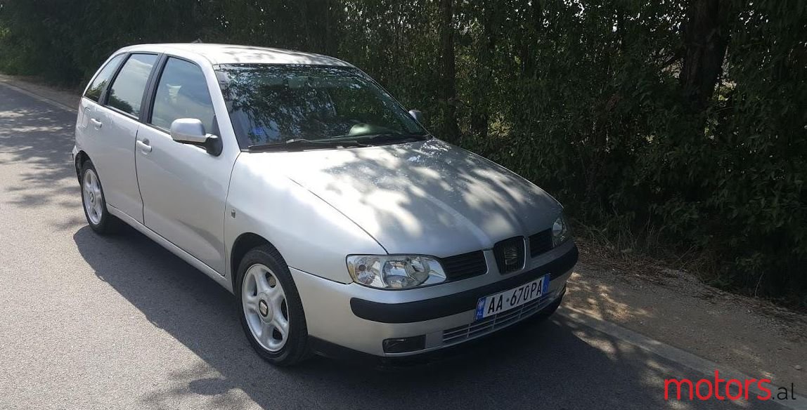 2001' SEAT Ibiza photo #1