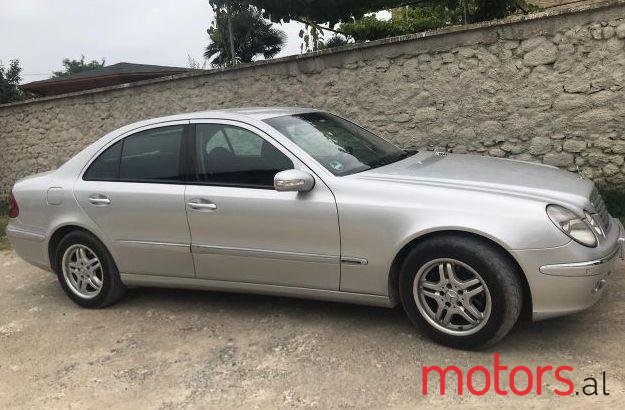 2002' Mercedes-Benz E-Class photo #1