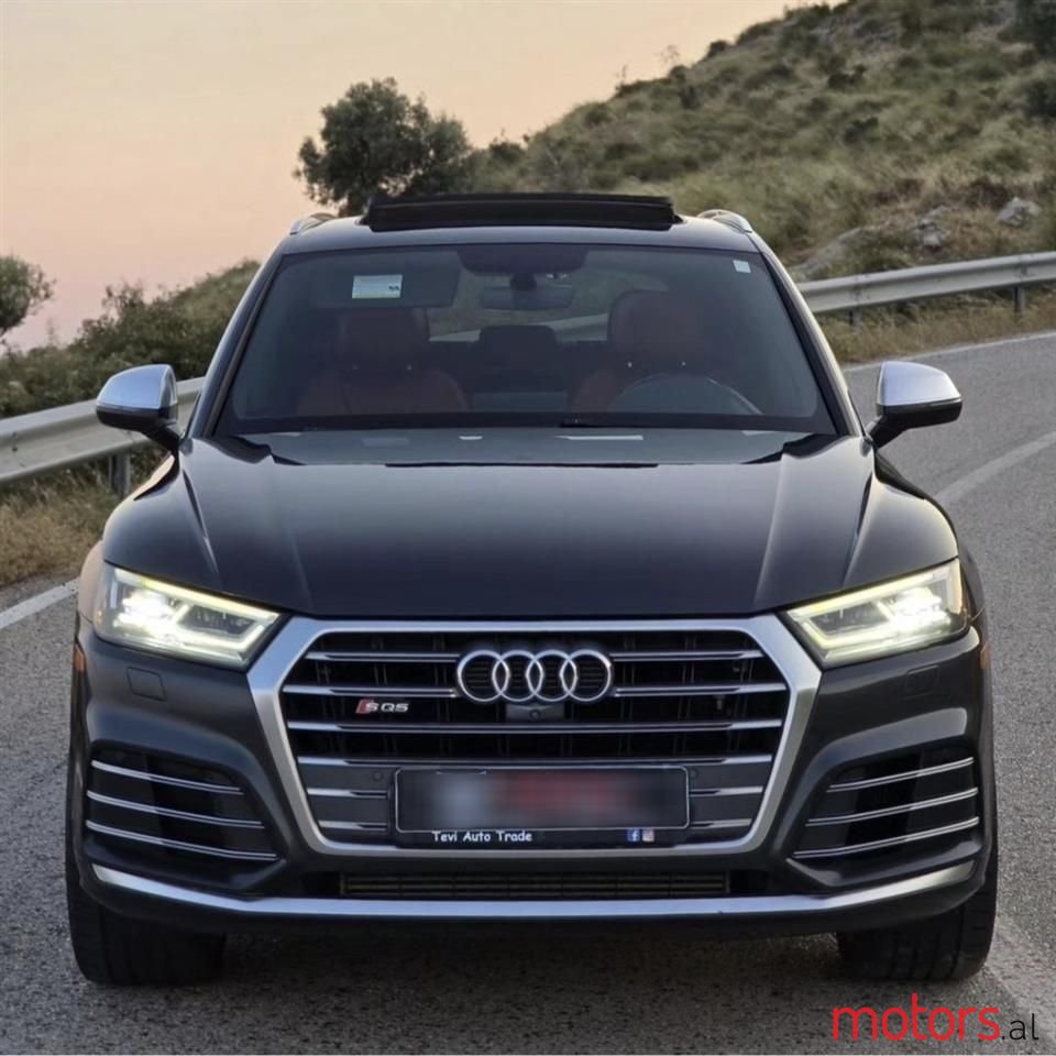 2019' Audi SQ5 photo #2