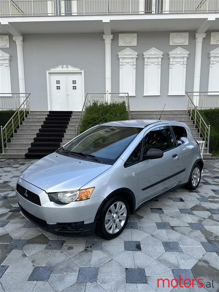 2012' Mitsubishi Colt photo #1