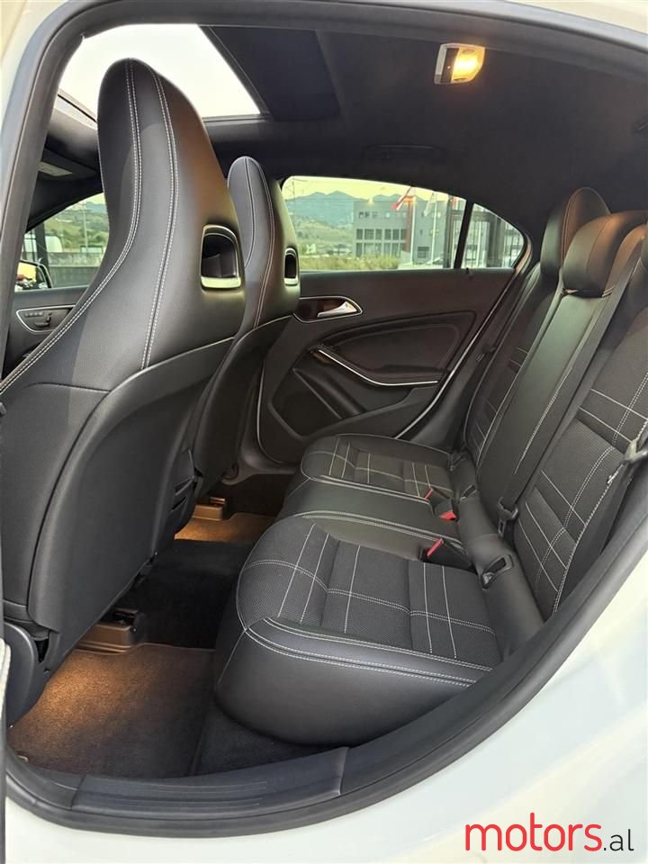 2014' Mercedes-Benz A 200 photo #3