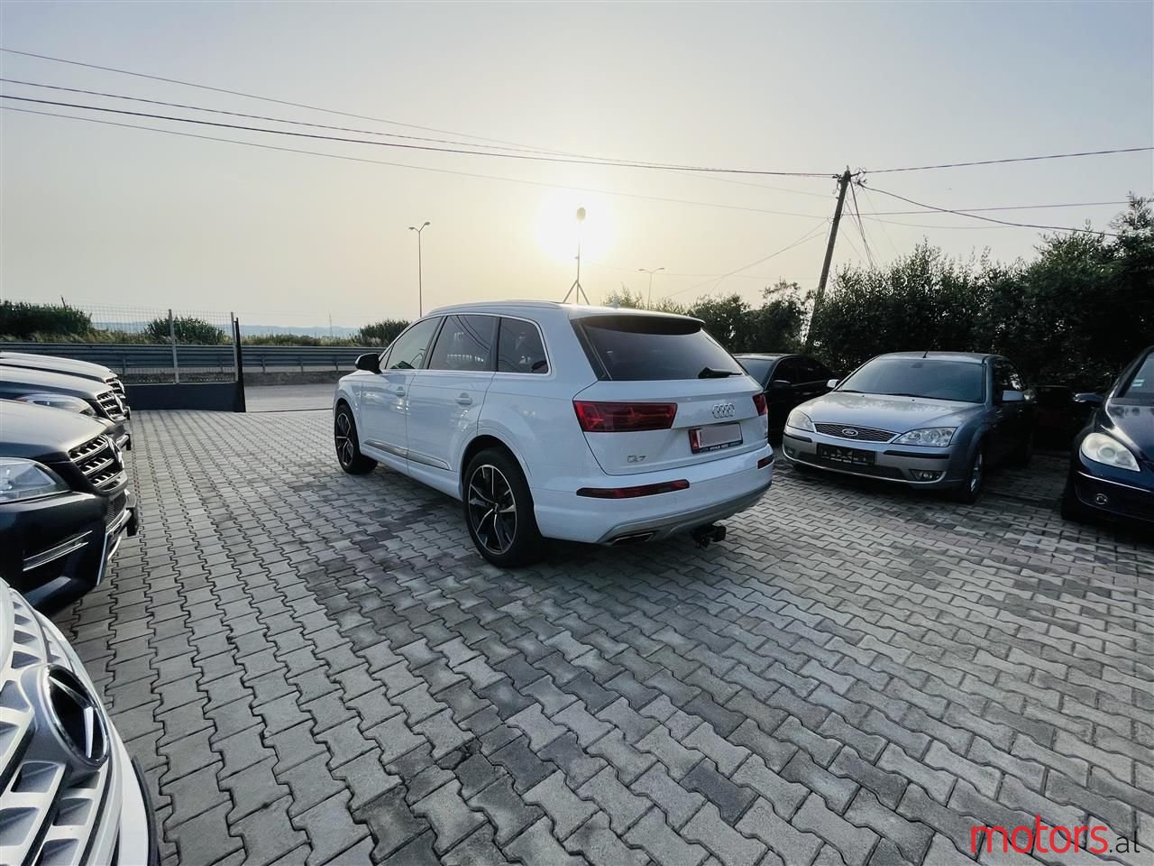 2017' Audi Q7 photo #5