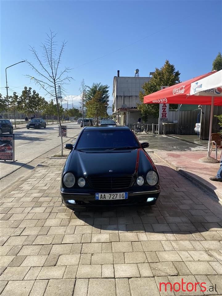 2001' Mercedes-Benz E 270 photo #1