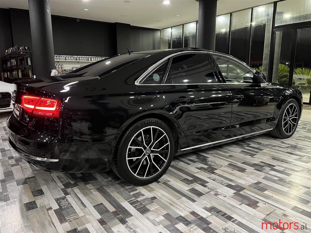 2013' Audi A8 photo #2