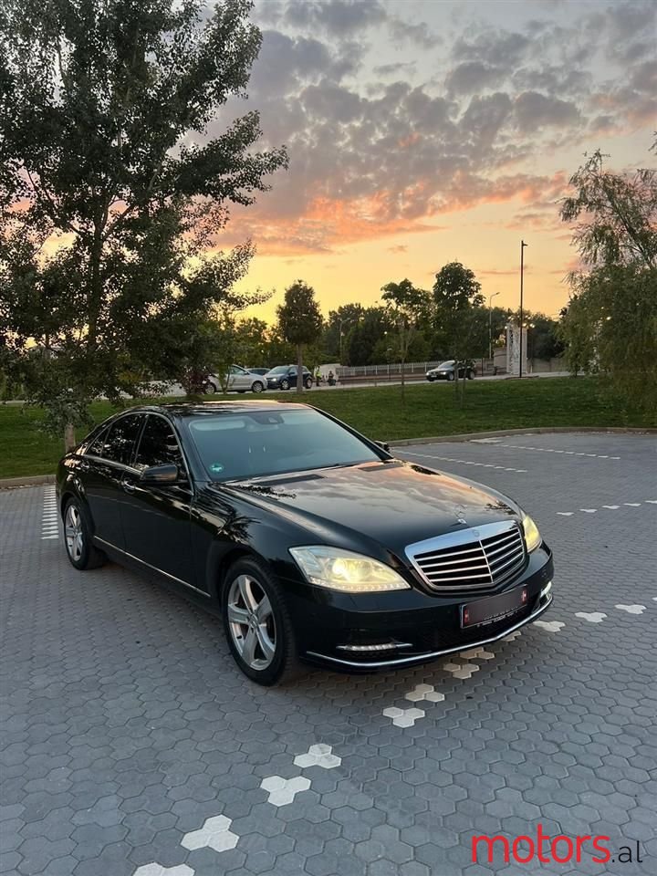 2009' Mercedes-Benz S 320 photo #2
